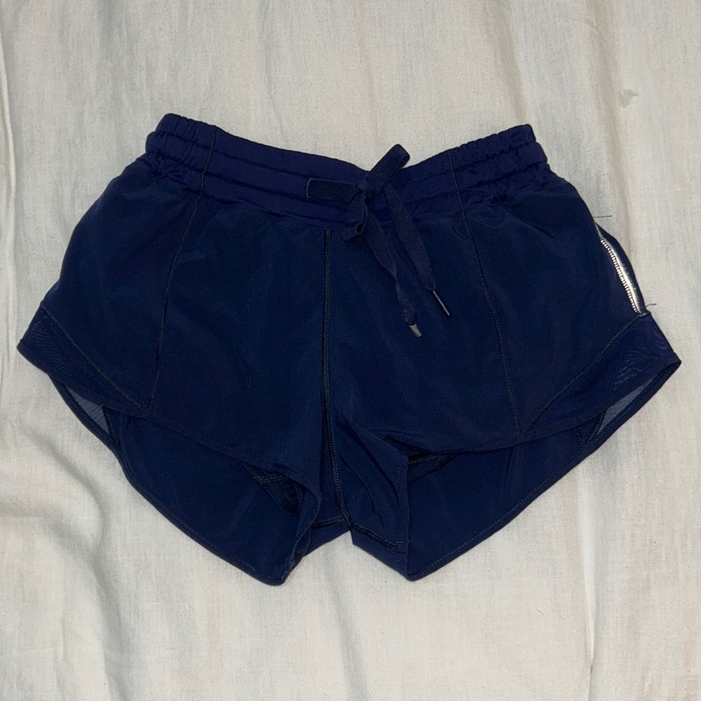 Lululemon shorts size 4 regular